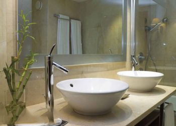 Giá chậu rửa mặt inax có đắt không? Giải đáp mọi thắc mắc