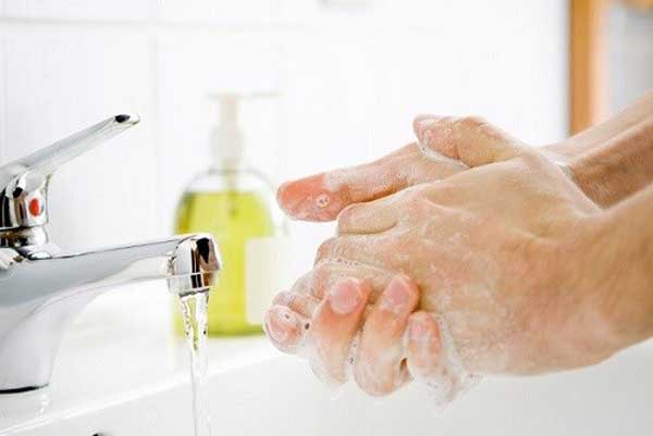 Rửa tay sạch sẽ sau khi sử dụng